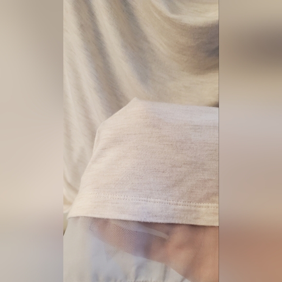 White House Black Market Cream Cap Sleeve Top V-neck With Draped Back Size S - Picture 6 of 6